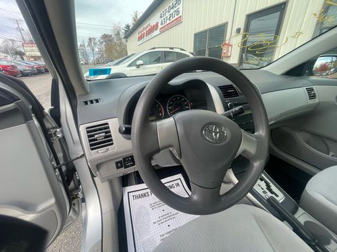 Used 2010 Toyota Corolla image 12