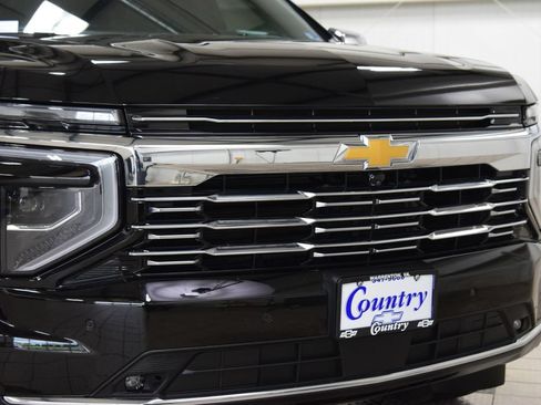 Used 2025 Chevrolet Tahoe Premier AWD/4WD image 13