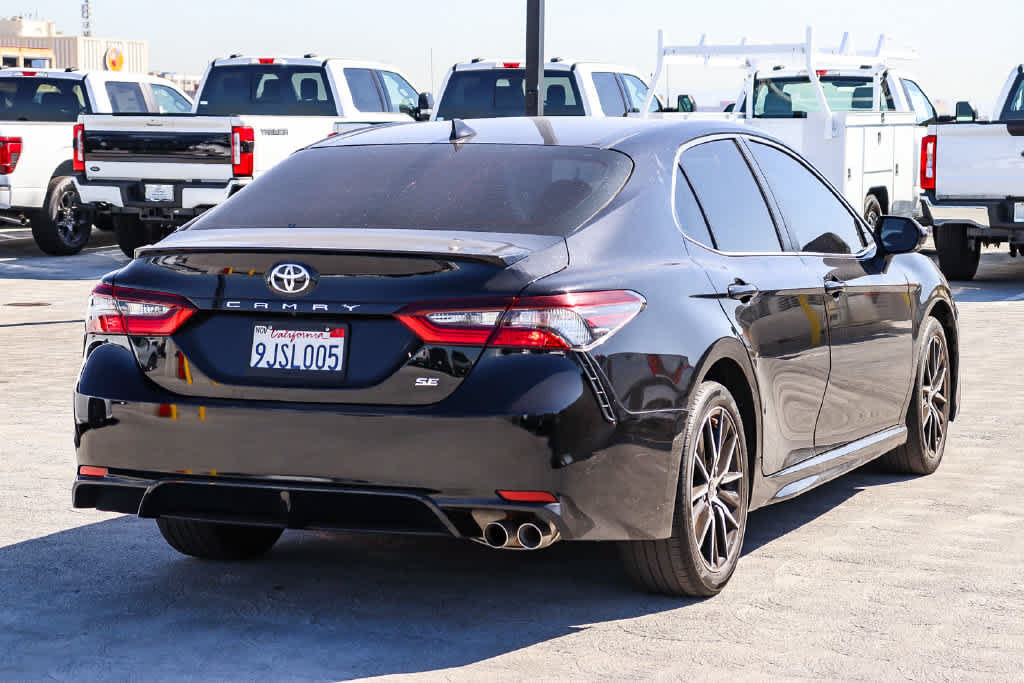 Used 2024 Toyota Camry SE FWD image 4