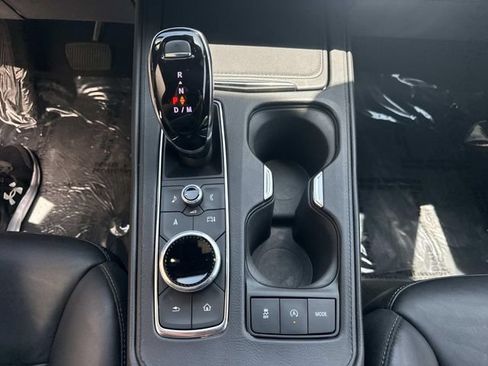 Used 2025 Cadillac XT4 Premium Luxury FWD image 19