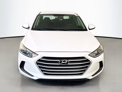 Used 2018 Hyundai Elantra SEL w/ Cargo Package FWD image 2