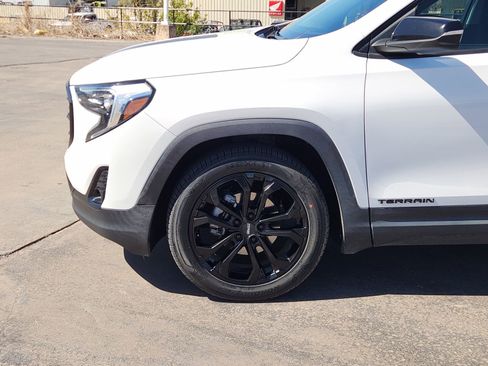 Used 2020 GMC Terrain SLT w/ Preferred Package image 9