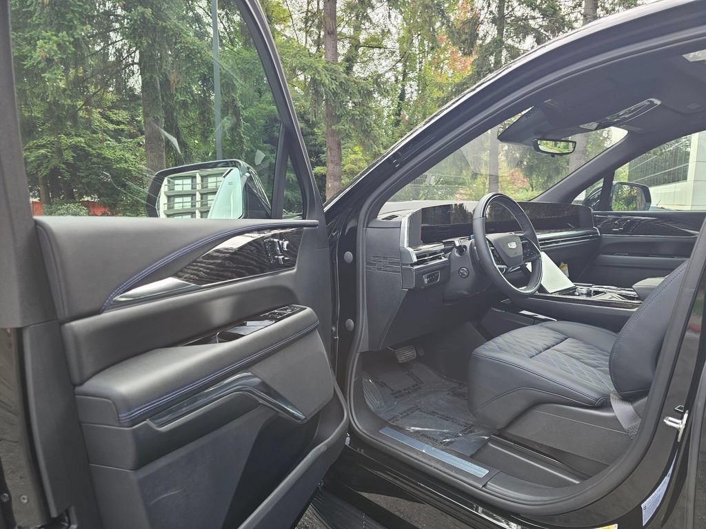 New 2026 Cadillac Escalade IQ Luxury 1 w/ LPO, Floor Liner Package AWD/4WD image 21