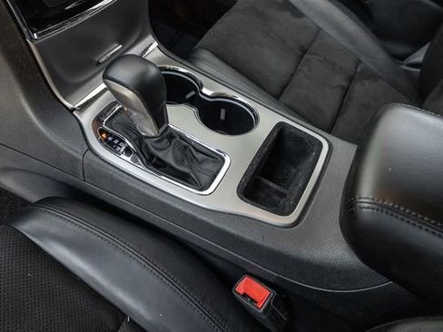 Used 2021 Jeep Grand Cherokee Laredo X image 11