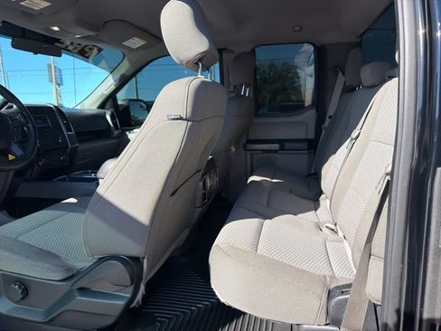 Used 2017 Ford F150 XLT image 11