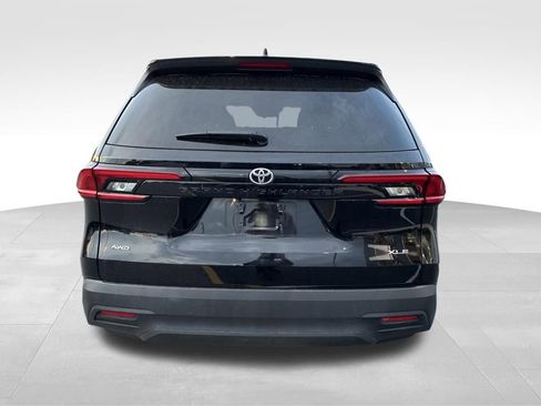 Used 2025 Toyota Grand Highlander AWD image 4