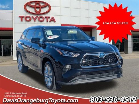 Certified 2022 Toyota Highlander Limited image 1