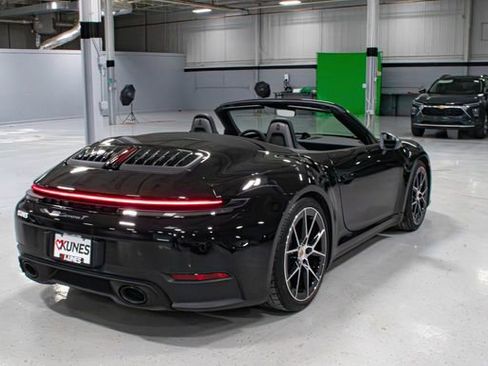 Used 2025 Porsche 911 Carrera T image 4