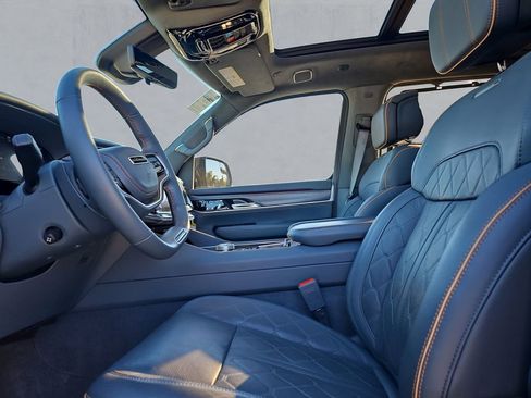 Used 2024 Jeep Grand Wagoneer Series III w/ Quick Order Packagew 28T image 9