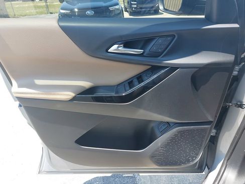 Used 2025 Chevrolet Equinox ACTIV w/ Safety and Technology Package FWD image 23