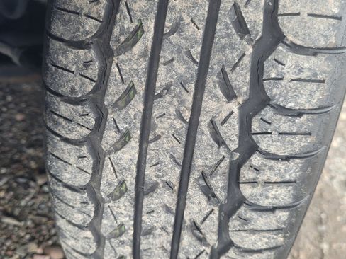 Used 2014 Toyota Yaris LE image 41