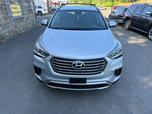 Used 2017 Hyundai Santa Fe SE AWD/4WD image 5