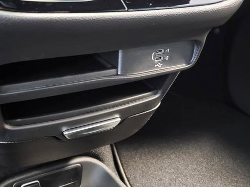 Used 2026 Chrysler Voyager LX image 15