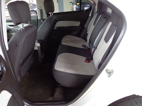 Used 2010 Chevrolet Equinox LT w/ Vehicle Interface Package FWD image 21