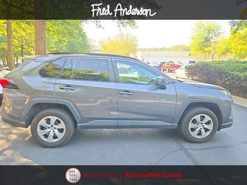 Used 2021 Toyota RAV4 LE AWD/4WD image 10