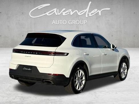 Used 2024 Porsche Cayenne AWD/4WD image 16
