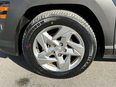 Used 2024 Hyundai Kona SE image 8