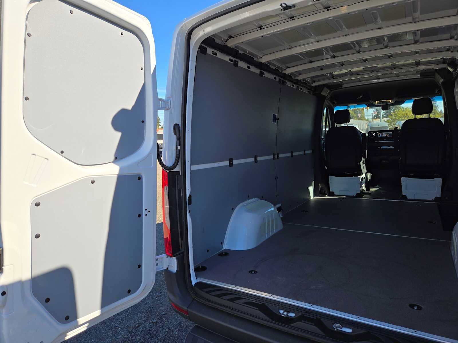 Used 2026 Mercedes-Benz Sprinter 2500 image 18