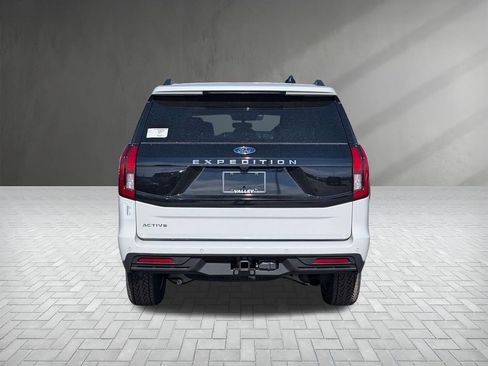 New 2026 Ford Expedition Active image 8