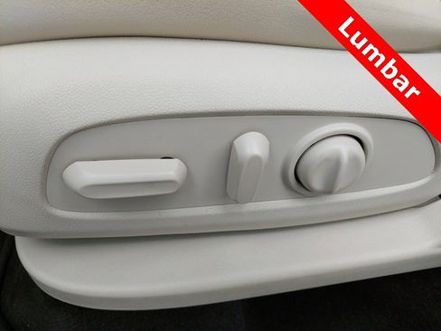 Used 2023 Buick Enclave Essence image 23