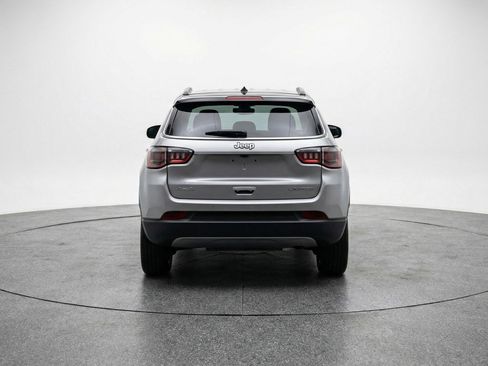 Used 2025 Jeep Compass Limited image 7