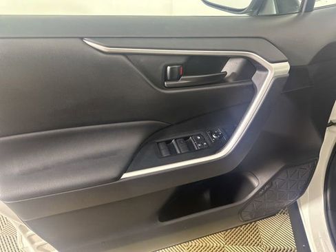 Used 2023 Toyota RAV4 LE AWD/4WD image 12