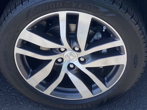 Used 2016 Honda Pilot Touring image 8