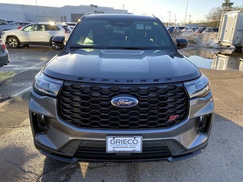 Used 2025 Ford Explorer ST image 7