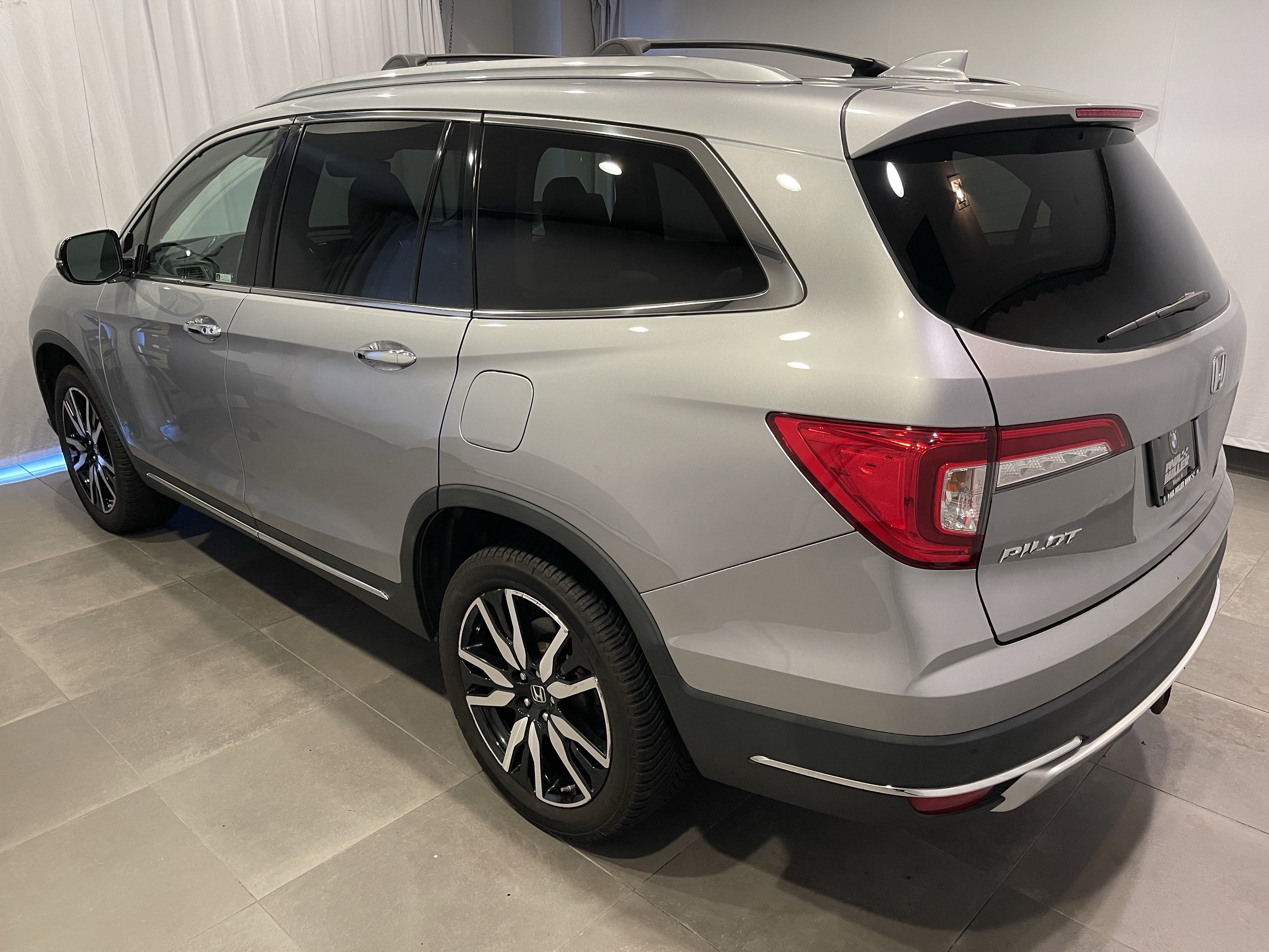 Used 2019 Honda Pilot Elite image 4