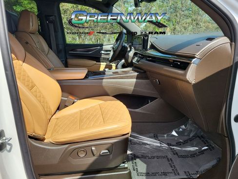 Used 2023 Cadillac Escalade Sport w/ LPO, ONYX Package image 10