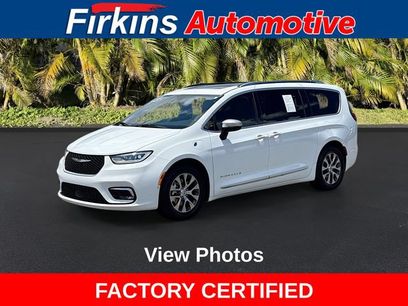 Used 2023 Chrysler Pacifica Pinnacle