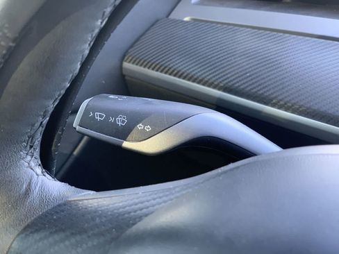 Used 2022 Tesla Model Y Performance image 15