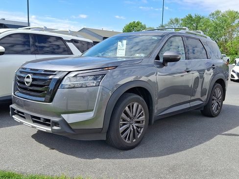 Certified 2023 Nissan Pathfinder SL w/ SL Premium Package AWD/4WD image 2