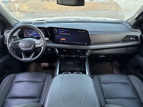 Used 2025 Chevrolet Tahoe Z71 image 9