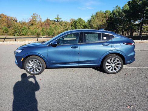 New 2026 Buick Envista Avenir image 2