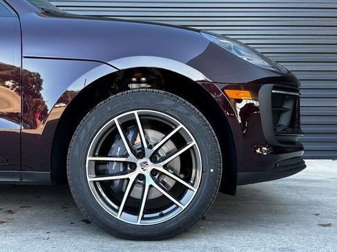 Certified 2026 Porsche Macan AWD/4WD image 11