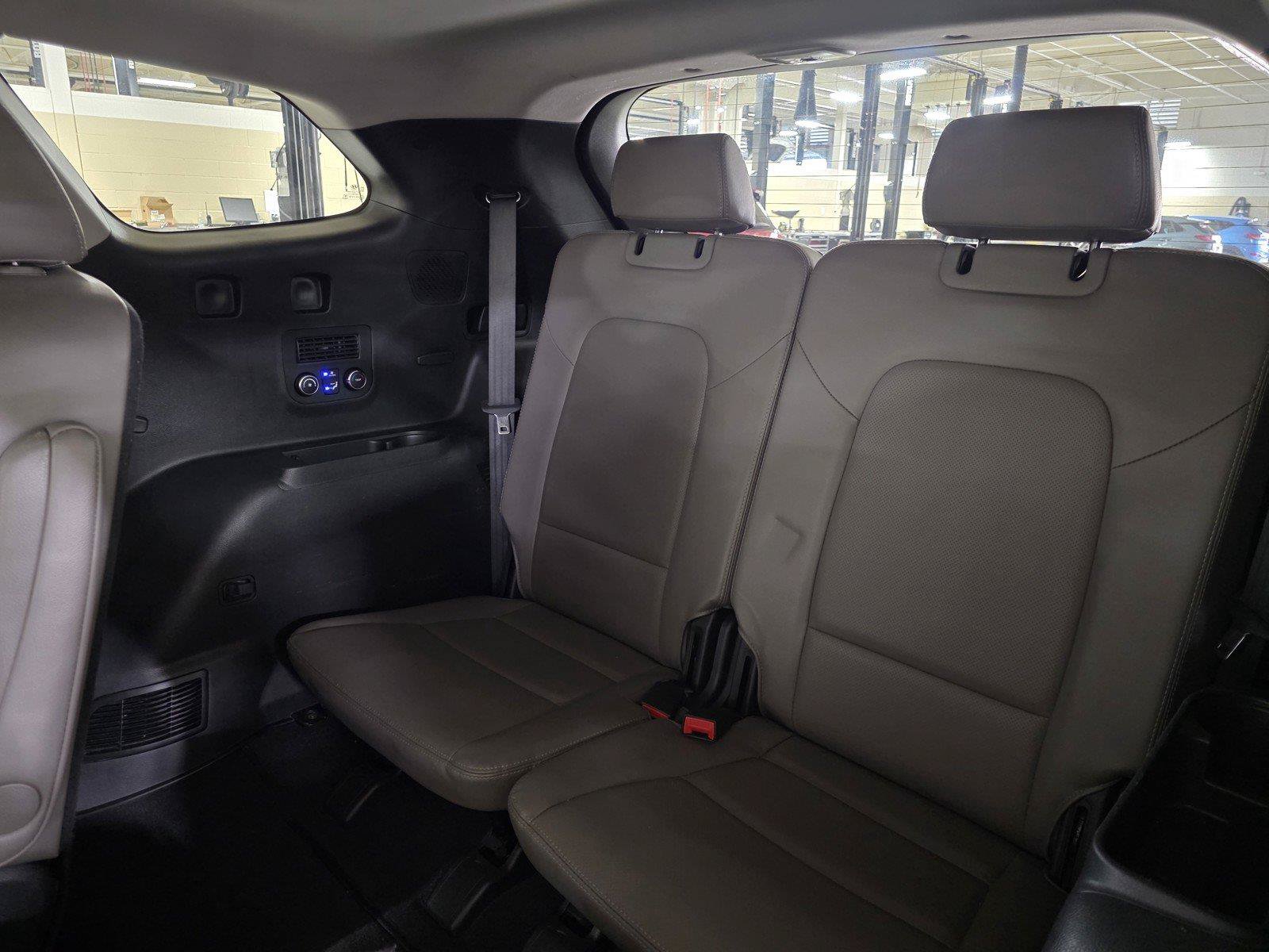 Used 2017 Hyundai Santa Fe Limited FWD image 14