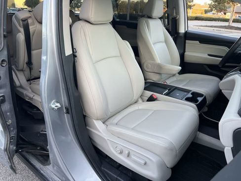 Used 2025 Honda Odyssey EX-L image 26