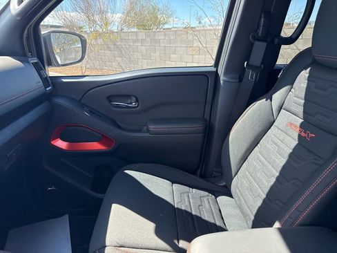 Used 2025 Nissan Frontier Pro-X w/ Pro Convenience Package image 18
