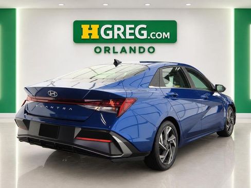 Used 2024 Hyundai Elantra SEL w/ Convenience Package FWD image 6