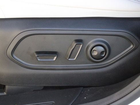 New 2026 Jeep Cherokee Overland w/ Advanced Pro Tech Group image 4