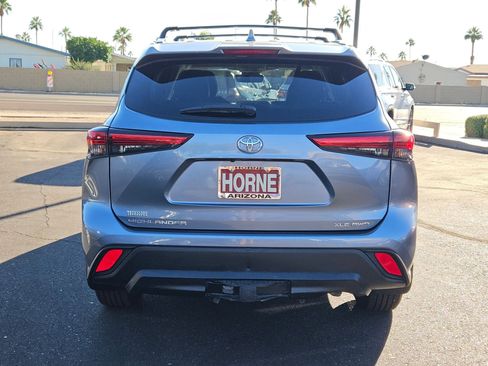 Used 2022 Toyota Highlander XLE image 5