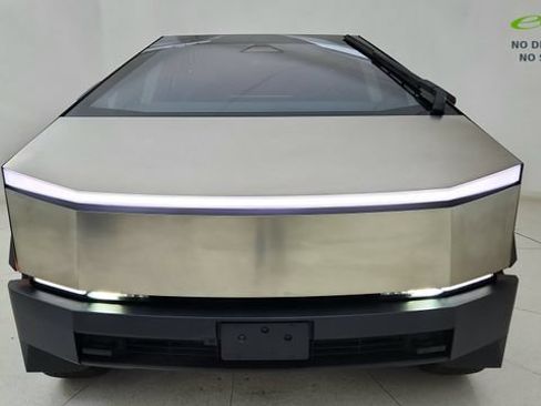 Used 2024 Tesla Cybertruck AWD Crew Cab image 13