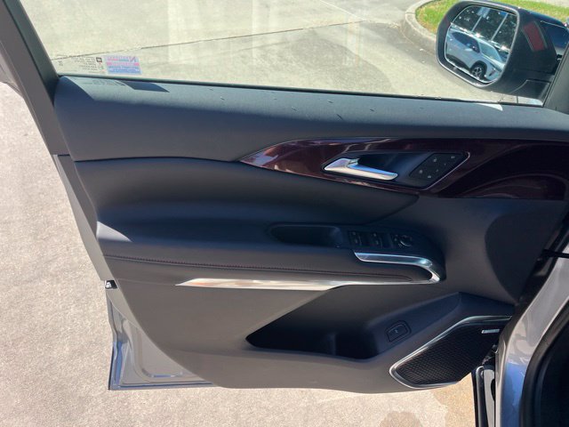 New 2027 Chevrolet Traverse RS w/ LPO, Floor Liner Package FWD image 16