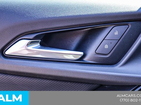 Used 2025 Chevrolet Equinox LT image 36