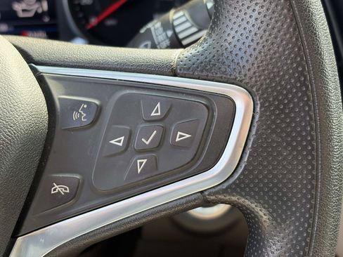 Used 2022 Chevrolet Equinox LT FWD image 22
