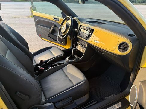 Used 2012 Volkswagen Beetle 2.5 FWD image 16