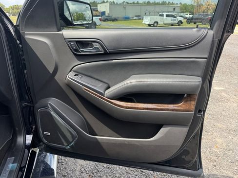 Used 2017 Chevrolet Tahoe LT w/ LT Signature Package image 18