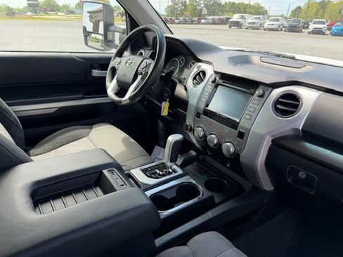 Used 2014 Toyota Tundra SR5 w/ SR5 Upgrade Package image 10