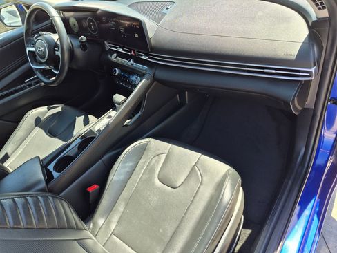 Used 2023 Hyundai Elantra Limited FWD image 35